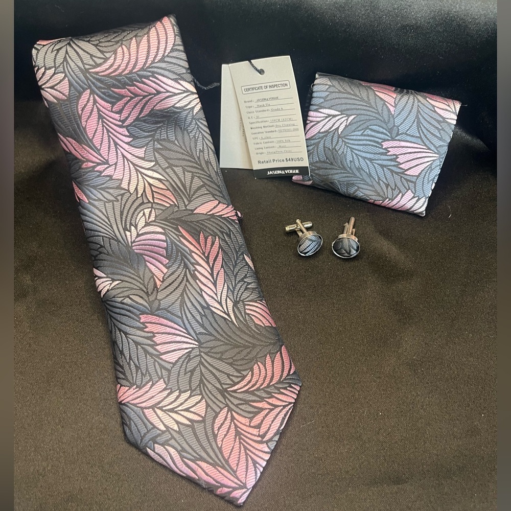 Elegant Pink and Gray Leaf Pattern Tie Set